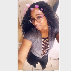 Meet your Posher, Reneka